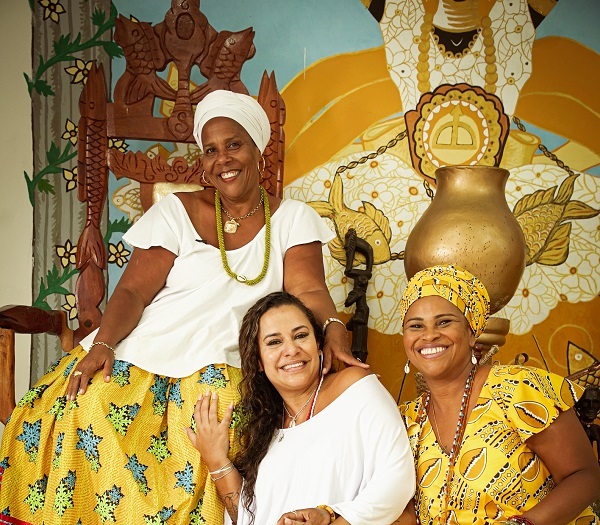 Mãe Jaciara Ribeiro, Aline Lima (PACS) e Ana Gualberto. Foto Yane Mendes